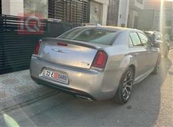 کرایسلەر 300